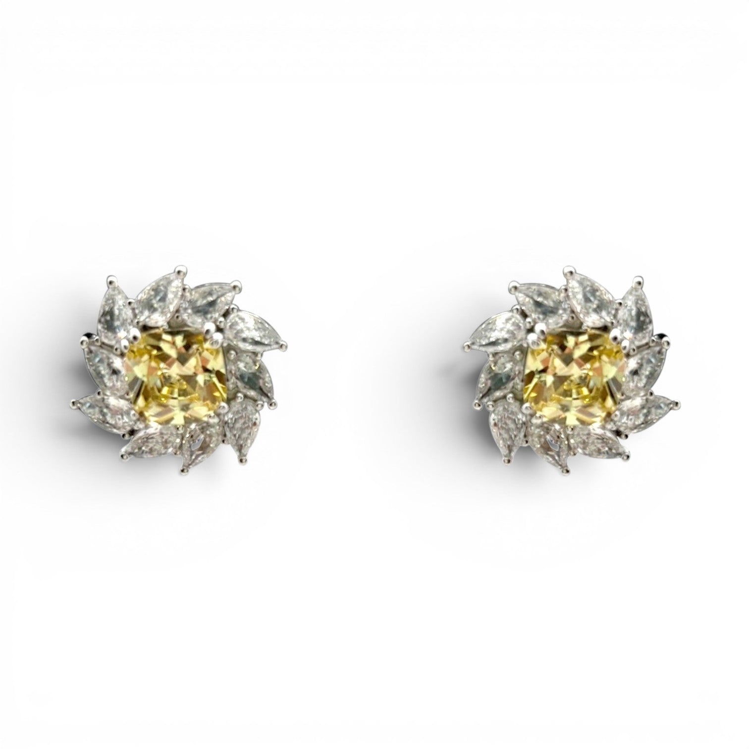 Pendientes de clip Anastasie con circonita cúbica y diamantes en plata de ley