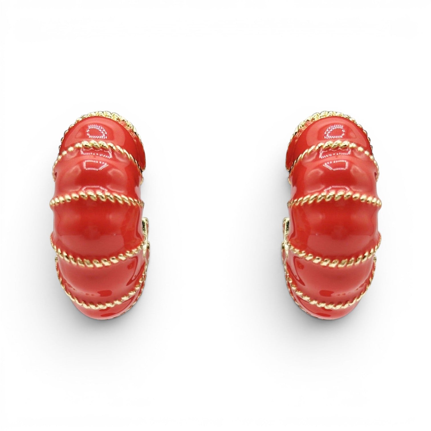 Pendientes de clip con esmalte coral bañados en oro de Candida