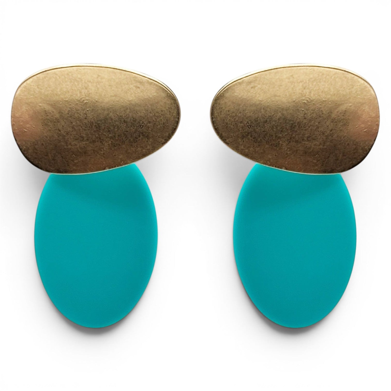 Pendientes colgantes de resina perforada de oro y turquesa de Chiara Worn