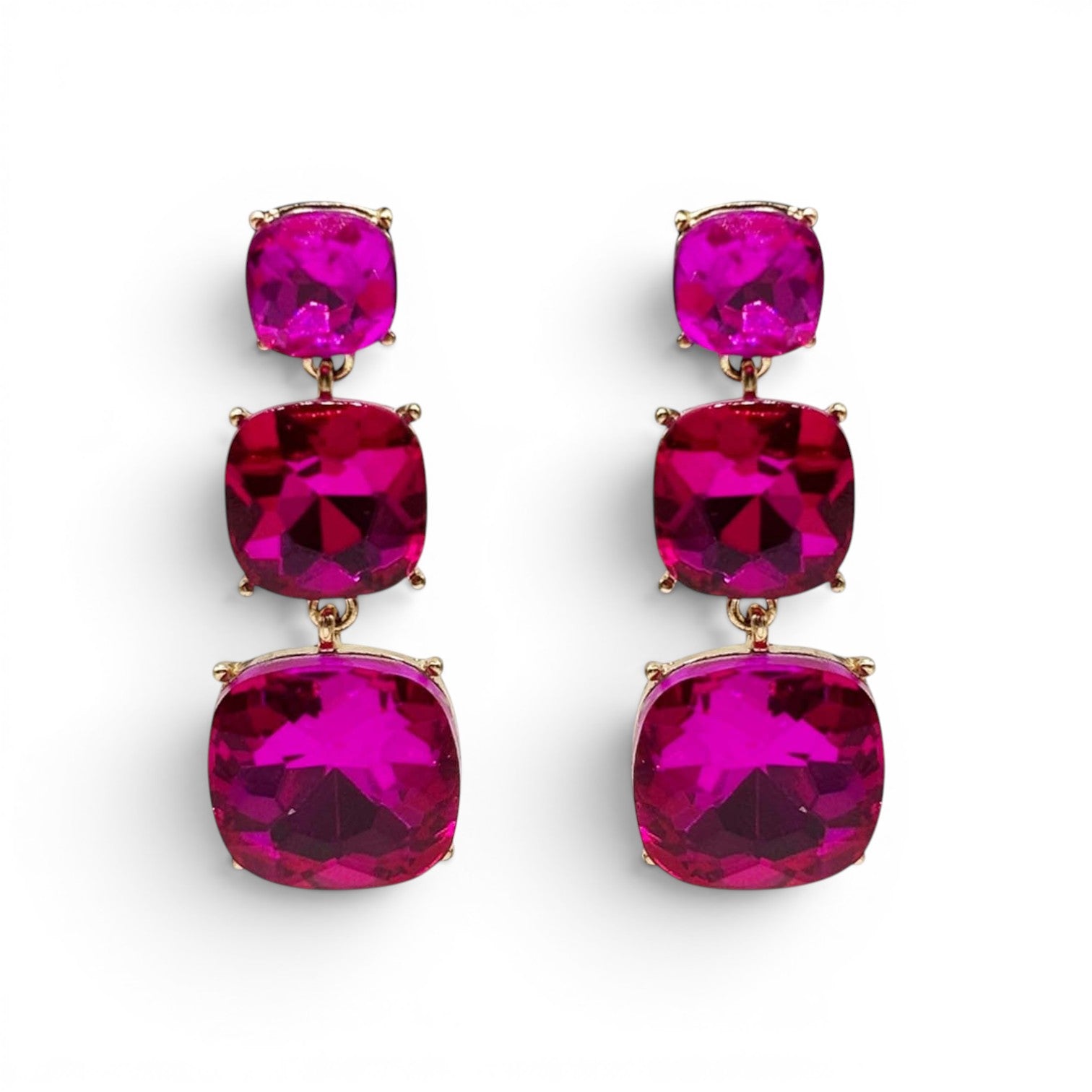 Pendientes colgantes fucsia con forma de triple cojín de Mackenzie