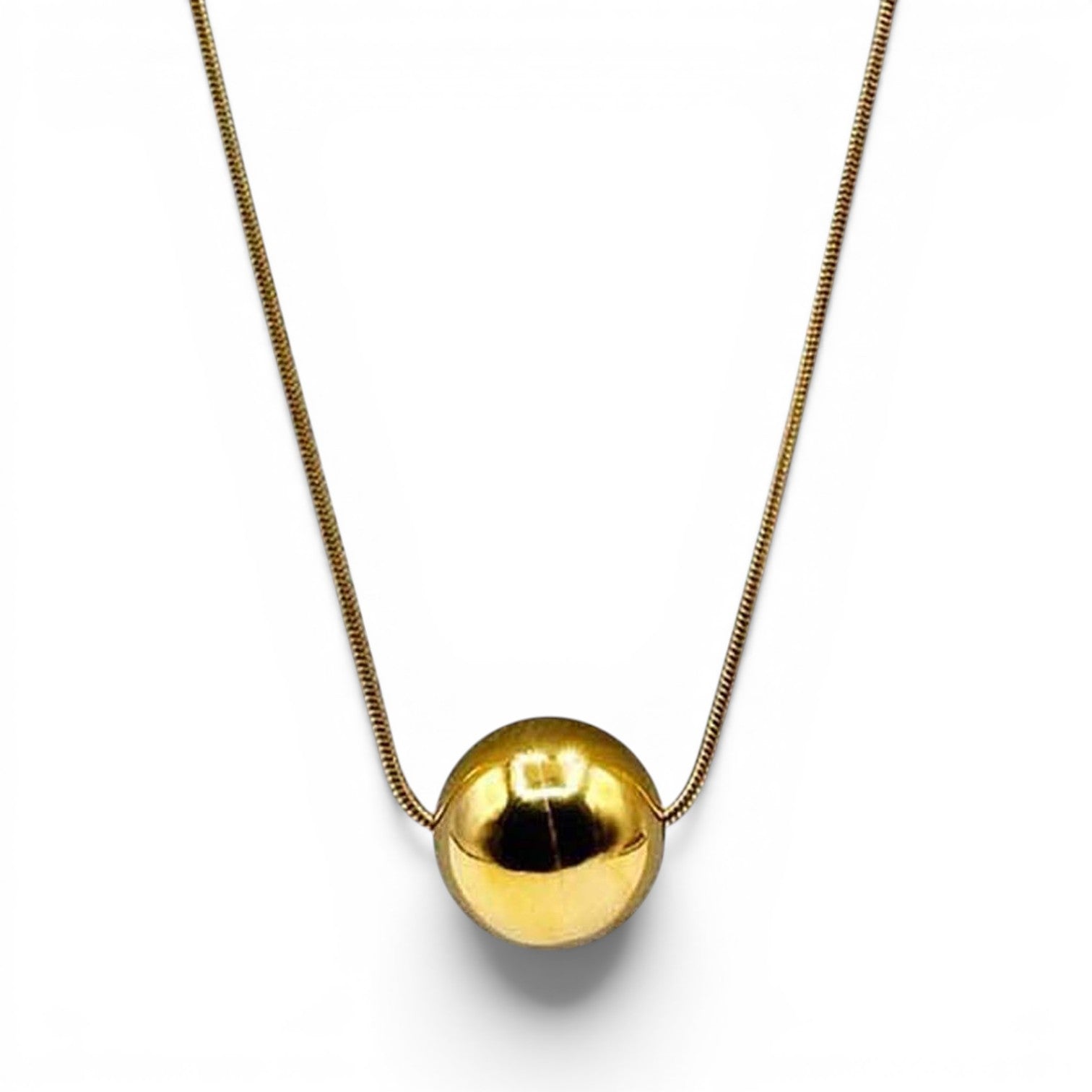 Collar con colgante de bola de oro Maxine