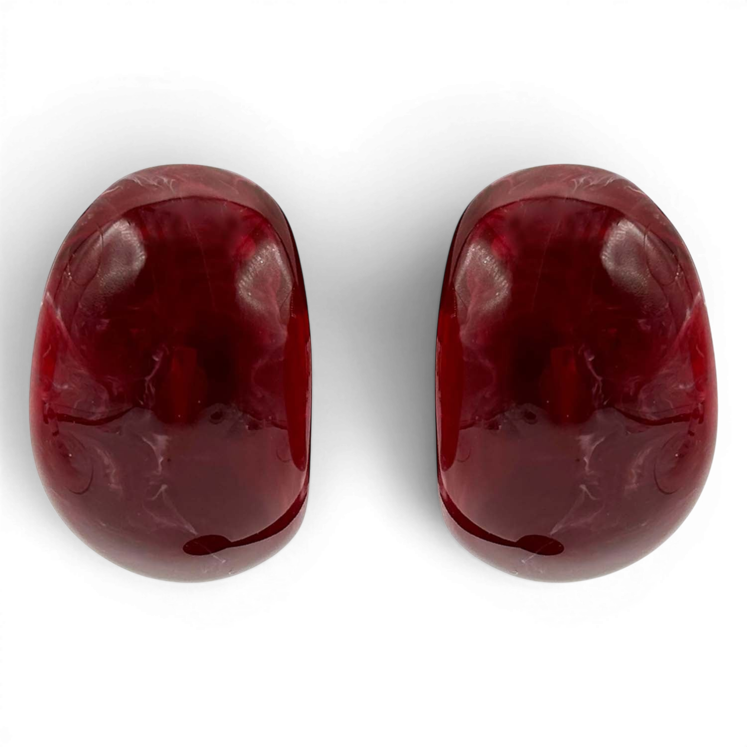 Pendientes de aro con clip de resina jaspeada color rubí y burdeos