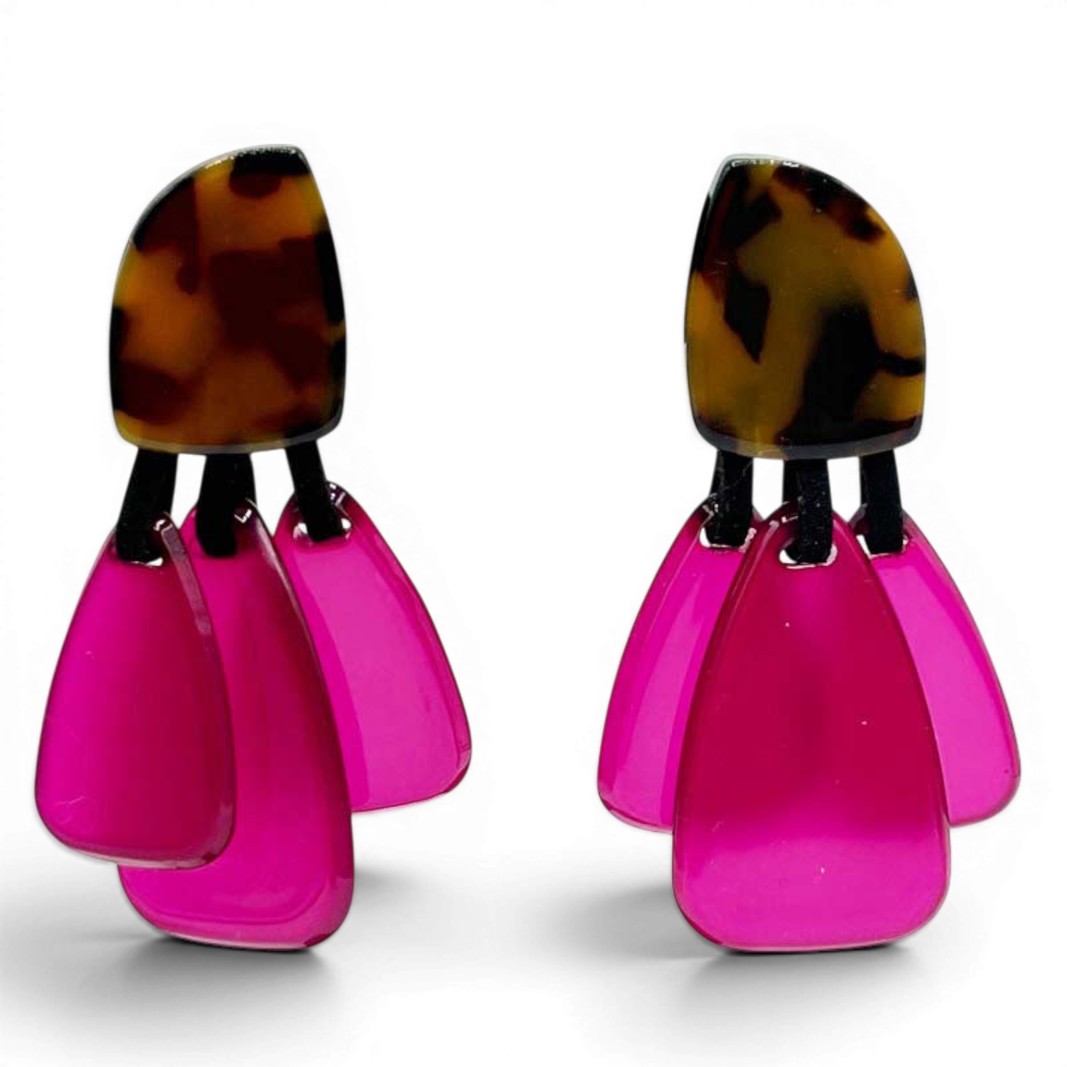 Pendientes Irina de resina con forma de tortuga y gotas fucsia