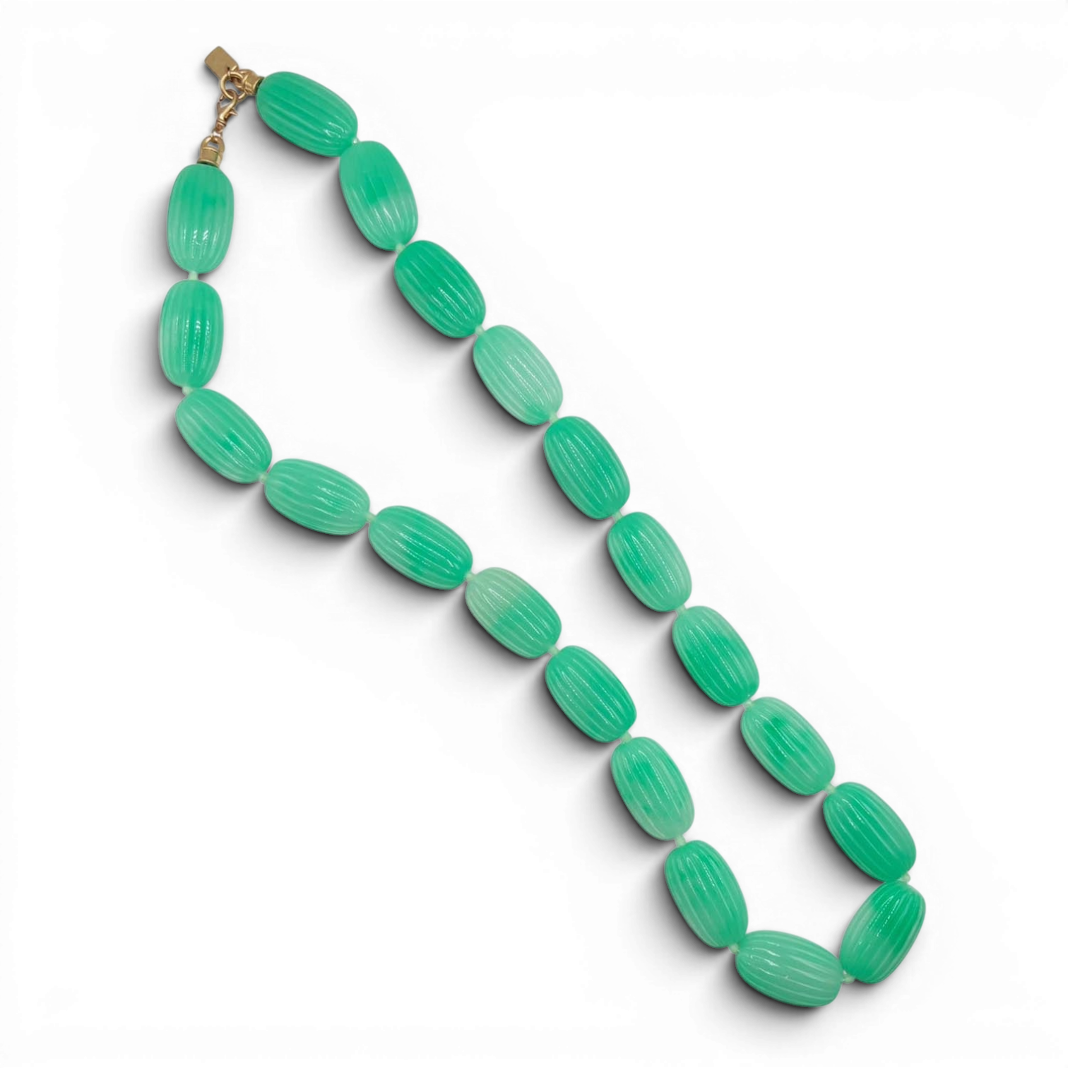 Collar grande de cuentas talladas en resina de jade Renata