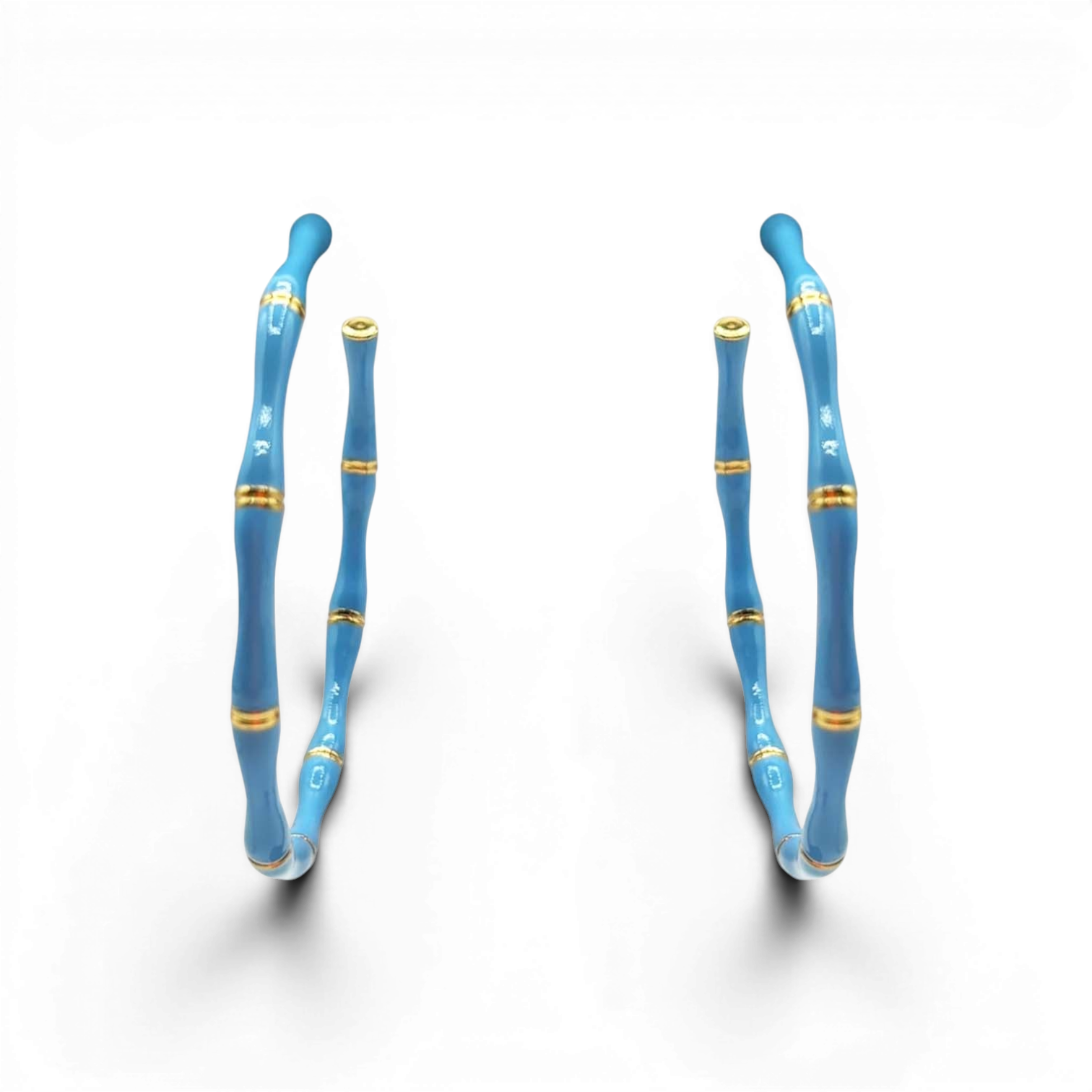 Pendientes Ofelia de bambú con esmalte turquesa y baño de oro