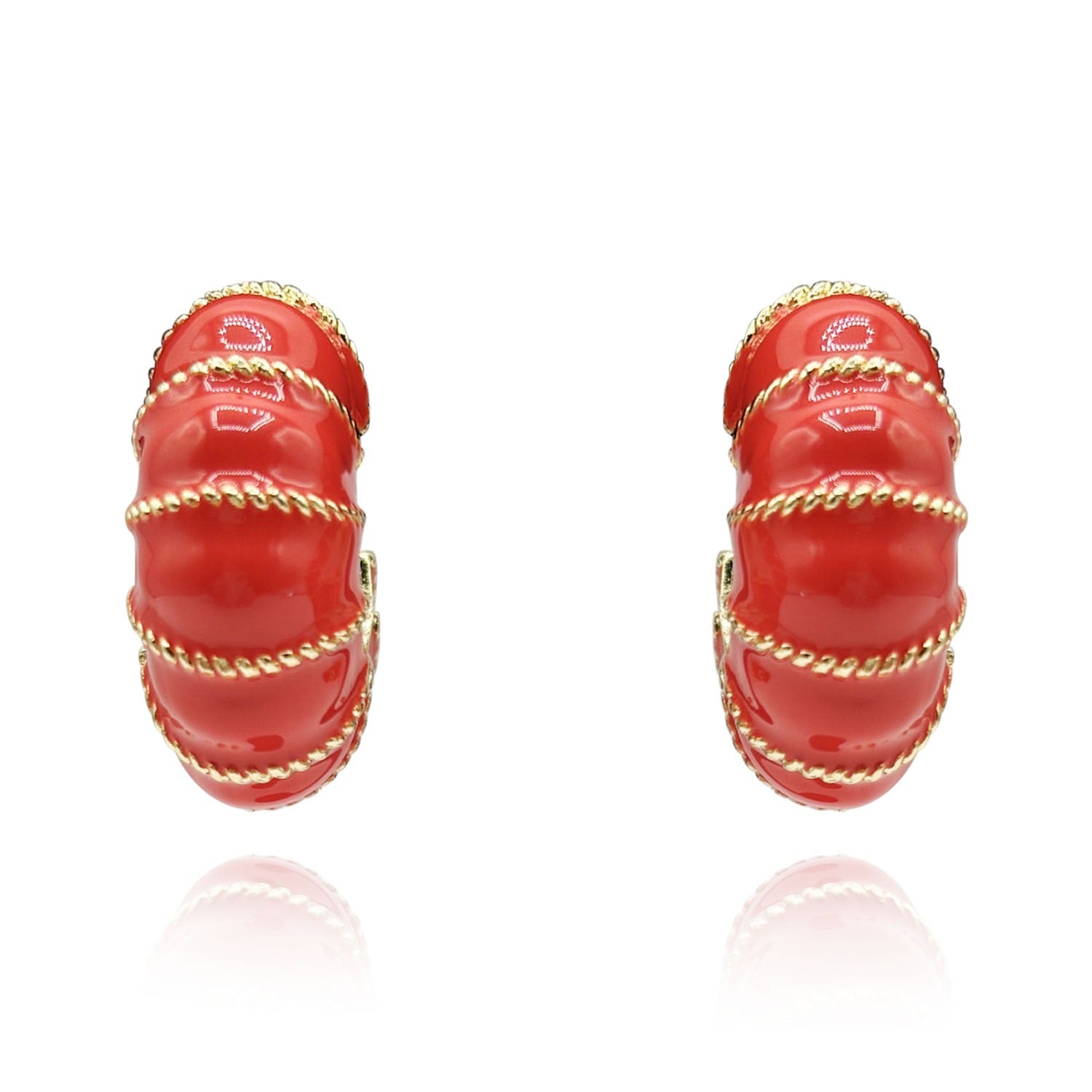 Pendientes de clip con esmalte coral bañados en oro de Candida